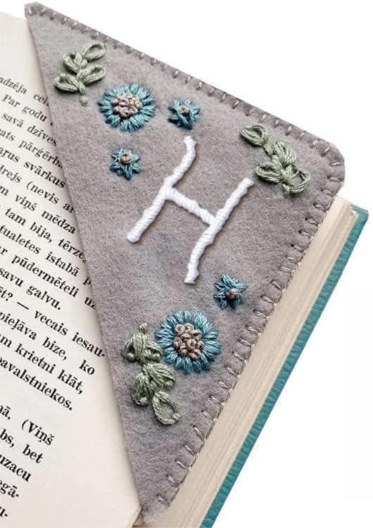 MOTEERLLU Personalized Hand Embroidered Corner Bookmark by MOTEERLLU