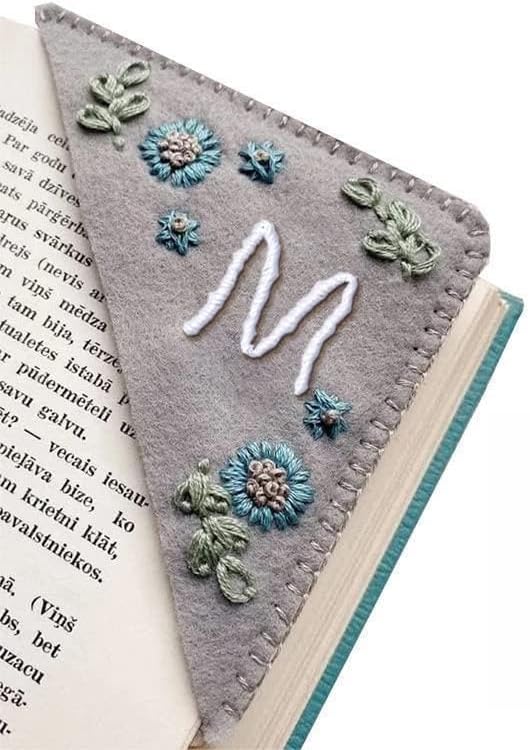 MOTEERLLU Personalized Hand Embroidered Corner Bookmark by MOTEERLLU