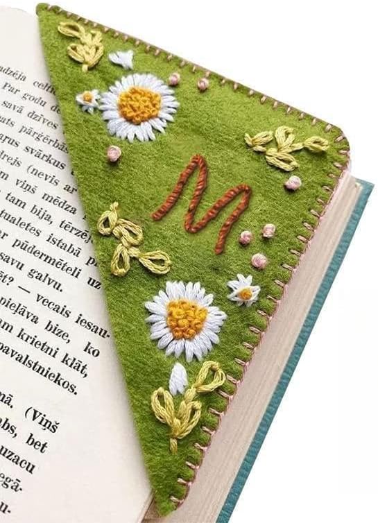 MOTEERLLU Personalized Hand Embroidered Corner Bookmark - Image 2