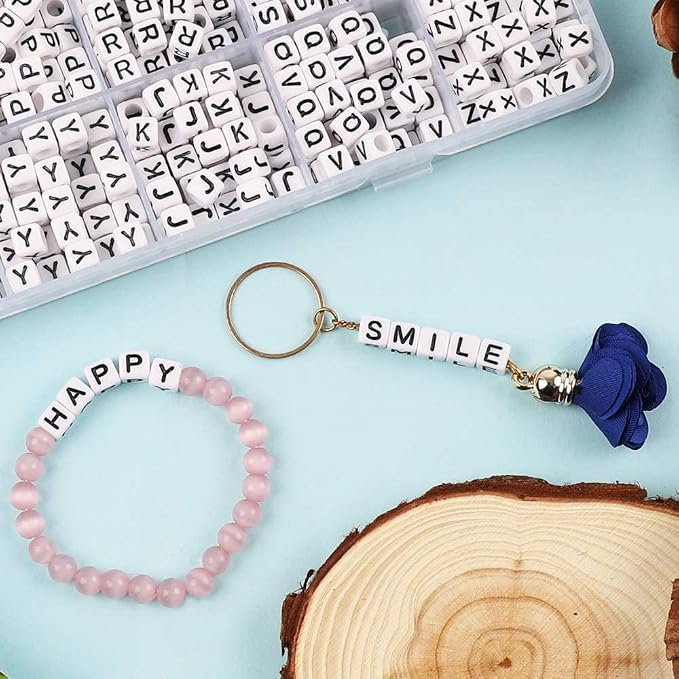 Quefe 1440pcs Acrylic Letter Beads White Cube Sorted Alphabet Beads - Image 5