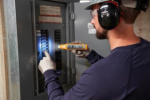 Fluke BK120 Breaker Finder Bundle with T5-600 Electrical Tester and Socket Tester