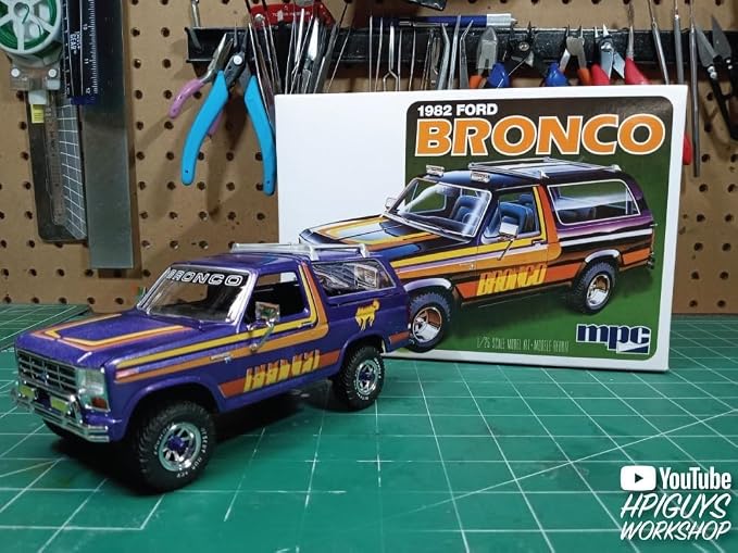 MPC 1980 Ford Bronco 1:25 Scale Model Kit - Image 2