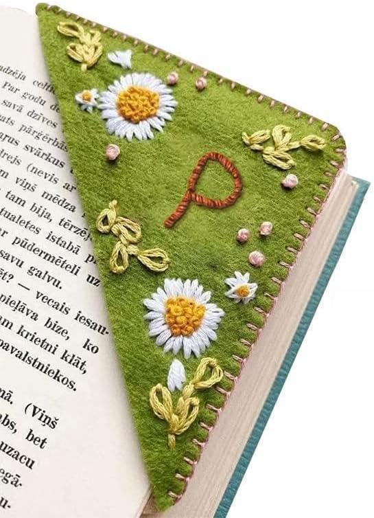 MOTEERLLU Personalized Hand Embroidered Corner Bookmark - Image 2