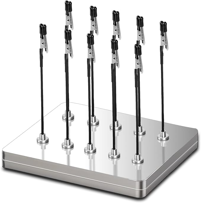 Magnetic Helping Hands for Soldering by Siblaies