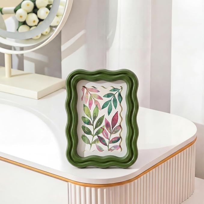 Vicenpal Scalloped Picture Frame by Vicenpal