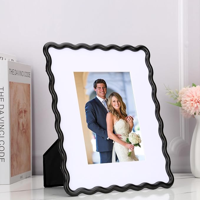 Black 8x10'' Heavy-Duty Zinc Alloy Picture Frames - Image 3