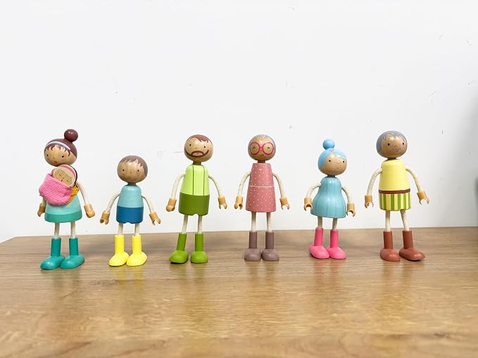 Giant bean Wooden Family Dolls Set of 7 - Image 4