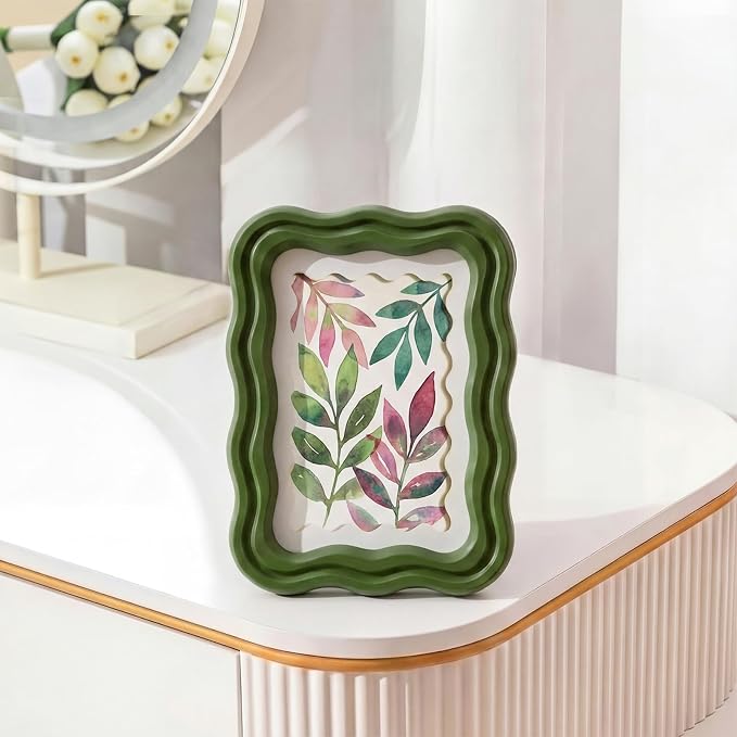 Vicenpal Scalloped Picture Frame by Vicenpal