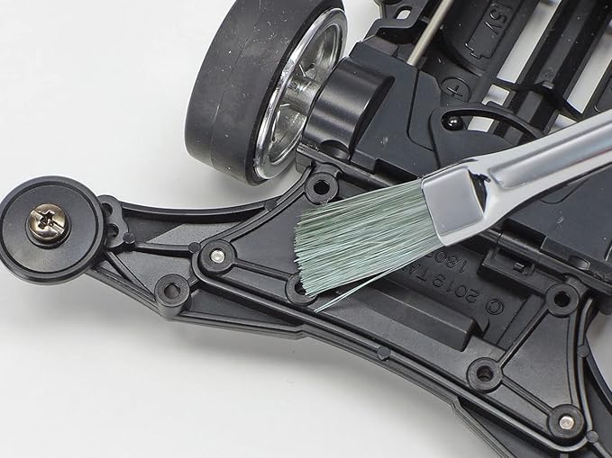 Mini 4WD Cleaning Brush W/Sticker Applicator / Tamiya / 74163 - Image 2