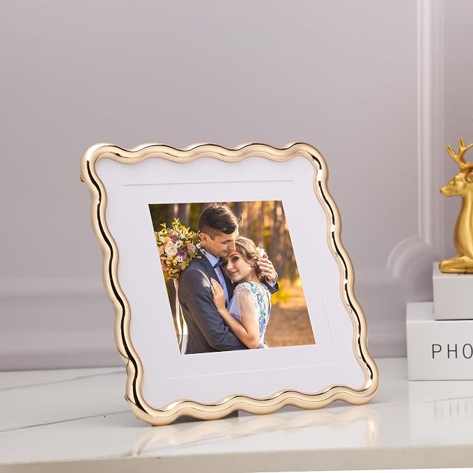 Gold 6x6'' Wave Design Photo Frame - Image 6
