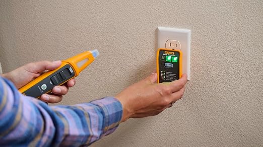 Fluke BK120 Breaker Finder Bundle with T5-600 Electrical Tester and Socket Tester
