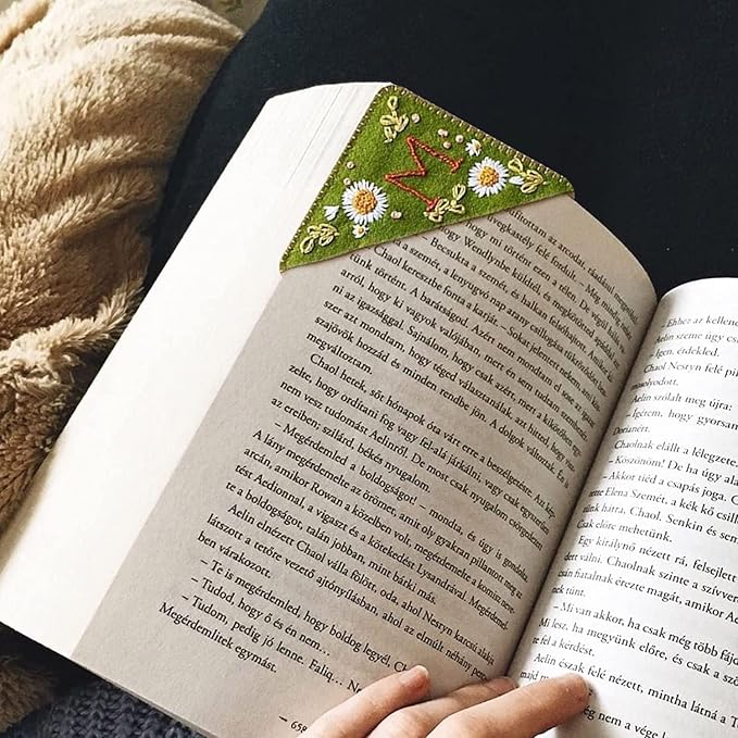 MOTEERLLU Personalized Hand Embroidered Corner Bookmark - Image 6