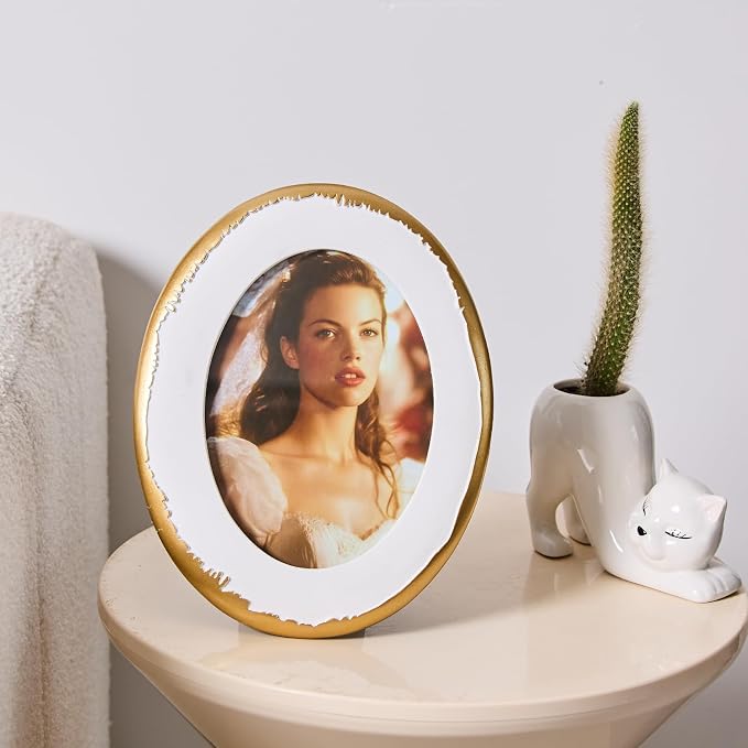5x7 Ornate Oval Picture Frame, Hand-Crafted Resin Frame - Image 3