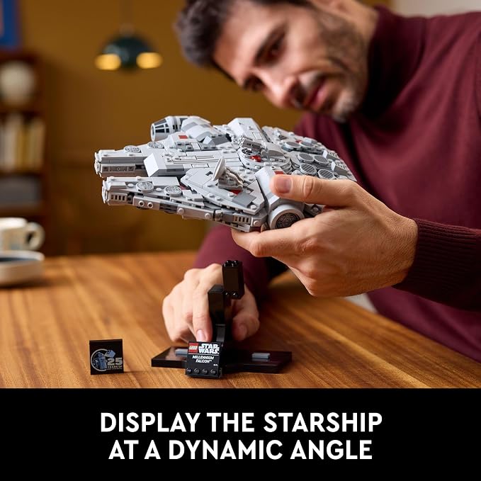 LEGO Star Wars Millennium Falcon 25th Anniversary Collectible - Image 5