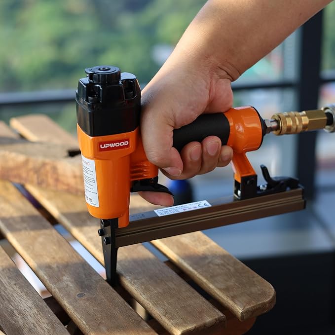 7116LN Air-Powered Staple Gun 22 Gauge Stapler, Pneumatic Oil-Free Upholstery Stapler, top Exhaust, for Woodworking, Professional and DIY Projects