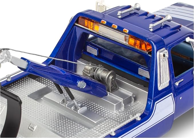 Revell 14590 1979 GMC Wrecker “Captain Hook” 1:25 Scale 57-Piece Skill Level 4 - Image 7