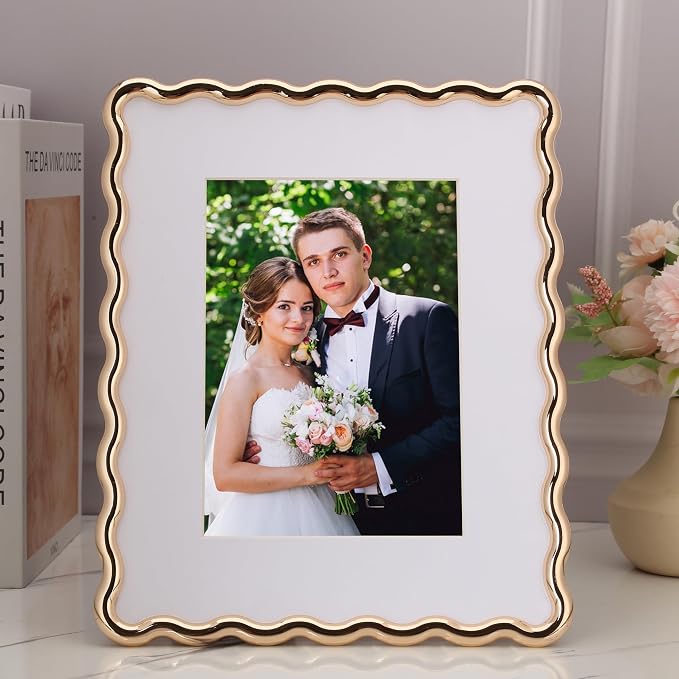 8x10'' Heavy-Duty Zinc Alloy Gold Photo Frames - Image 2