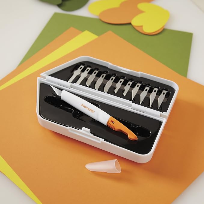 Fiskars Easy Change Medium Duty Precision Craft Knife Cutting and Carving Set - Image 3