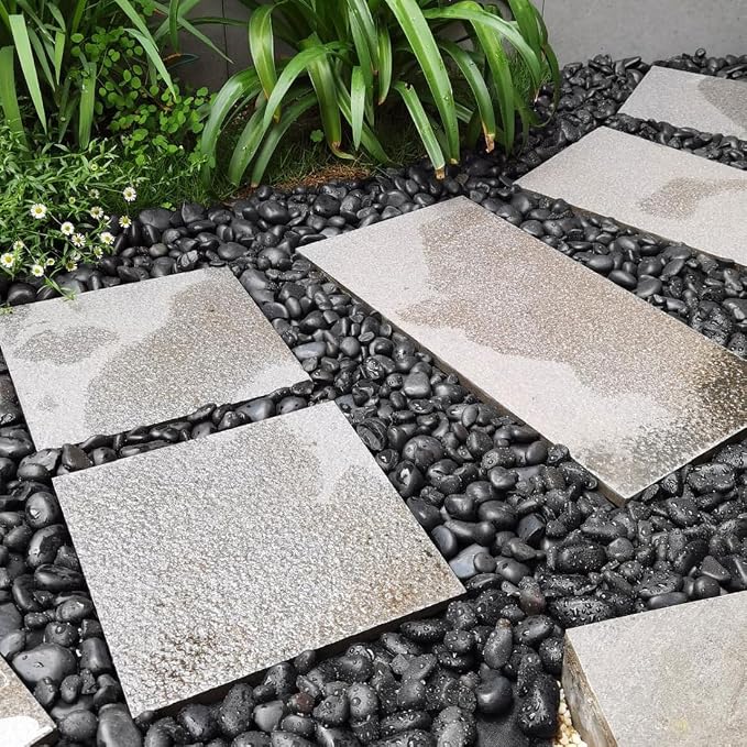 YISZM 40lbs Black Pebbles Mulch - Image 2
