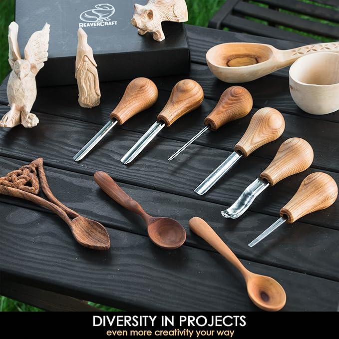 BeaverCraft Wood Carving Gouges Kit SC05 - Wood Carving Chisels Set with Palm Gouge & Flat Straight Chisel, Rounded Short Bent, V-chisels - Whittling Knives, Tools for Beginners and Profi Carvers