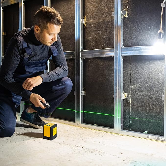 Amazon Basics Horizontal/Vertical and Cross-Line Class II Laser Level, 59 ft / 708 in, Yellow/Black
