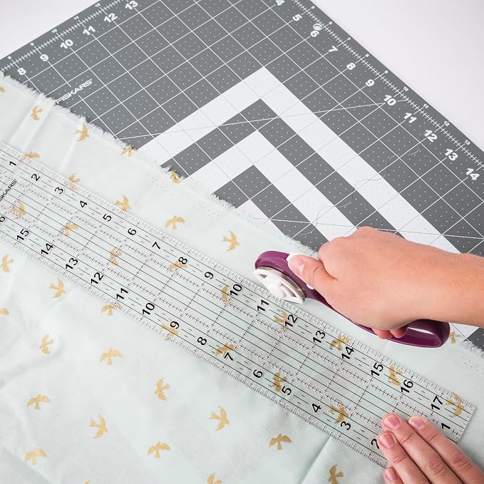 Fiskars 24" x 36" Folding Cutting Mat - Image 4